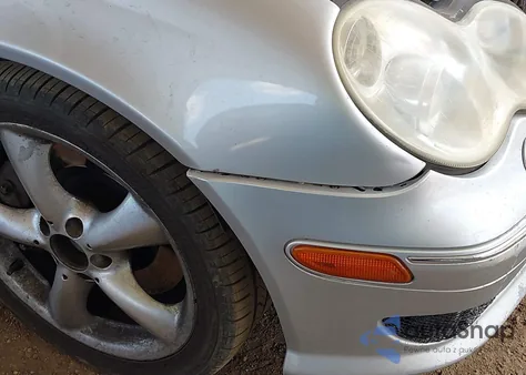 2006 Mercedes-Benz C 230 Sport z USA, uszkodzony, nr VIN WDBRF52H56A856482